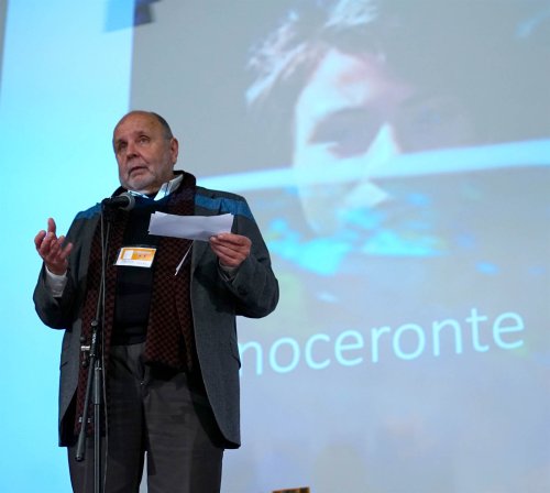 A. Garcia Ferrer (Giuria Ufficiale) legge la motivazione del Premio Miglior Sceneggiatura a "Rinoceronte" di Arturo Castro Godoy